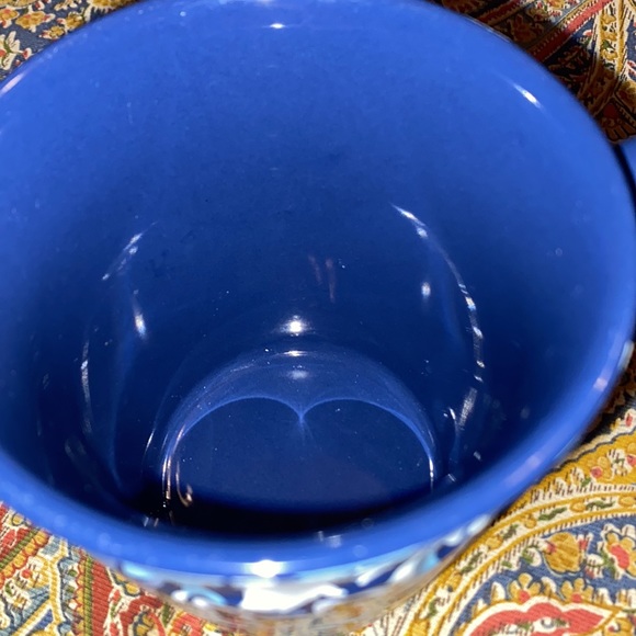 Perfect condition Rainforest Cafe coffee mug with raised lettering. - Picture 4 of 5